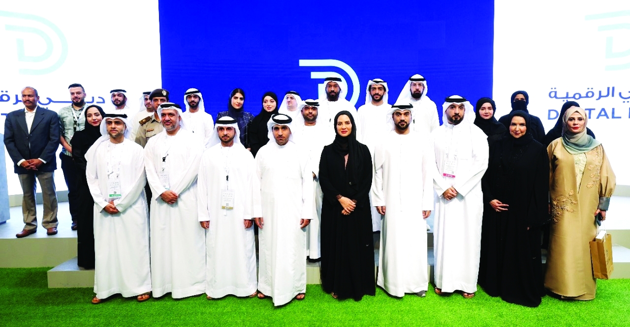 الصورة : خلال حفل تكريم أبطال «استراتيجية دبي للمعاملات اللاورقية» | البيان
