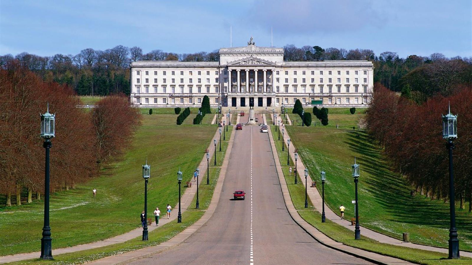 دعوة لانتخابات برلمانية مبكرة في أيرلندا الشمالية دون تحديد موعدها