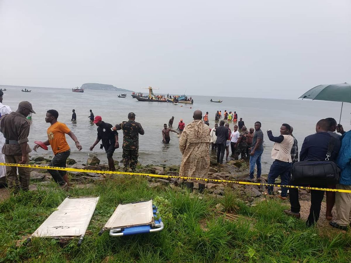 تحطم طائرة ركاب في بحيرة فكتوريا بتنزانيا 