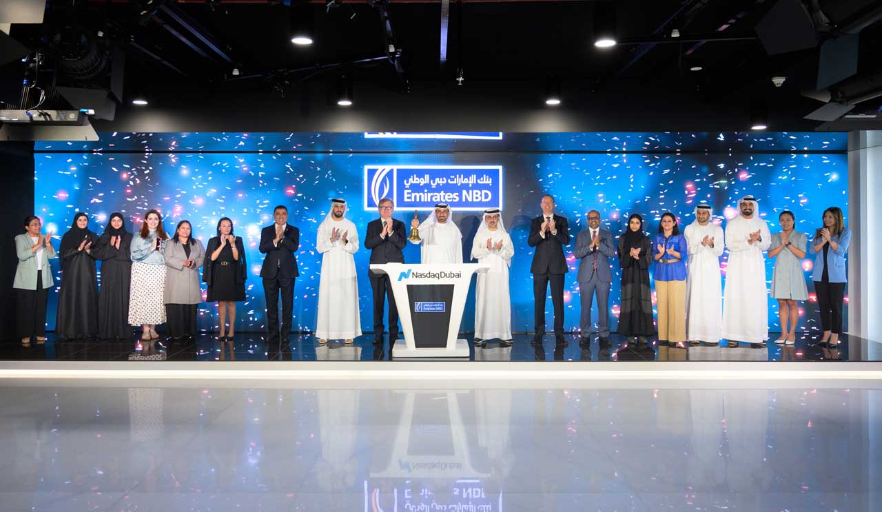 بنك الإمارات دبي الوطني يقرع جرس افتتاح السوق احتفالاً بإدراج سندات بـقيمة 500 مليون دولار في ناسداك دبي