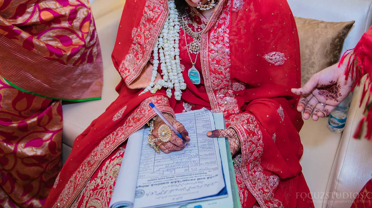 عروس هندية تفرض على عريسها شرطاً غريباً في عقد الزواج