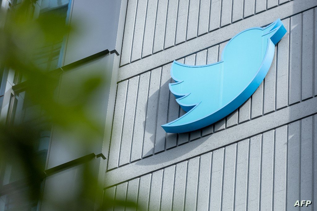 تويتر تلغي 4400 وظيفة من أصل 5500 لمتعاقدين لدى الشركة