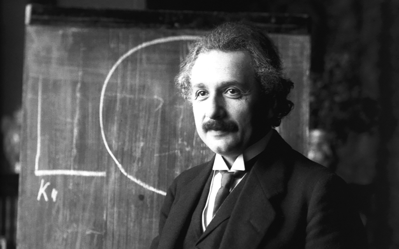 الصورة : 1908عالم الفيزياء ألبرت أينشتاين يعلن عن النظرية الكمية للضوء والتي ساعدت على تطوير الليزر.