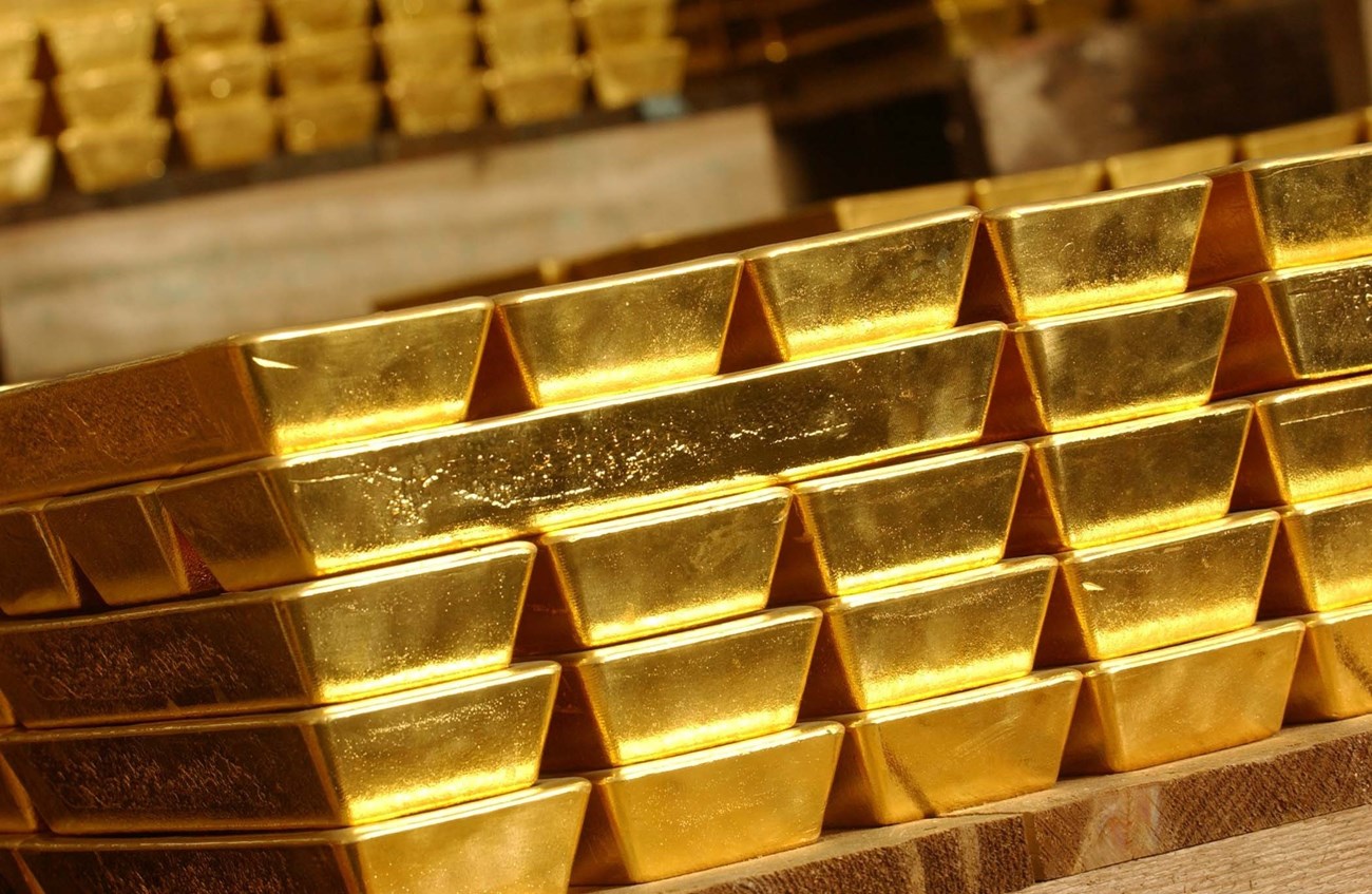الذهب يسجل أعلى مستوى في 3 أشهر مع تراجع الدولار