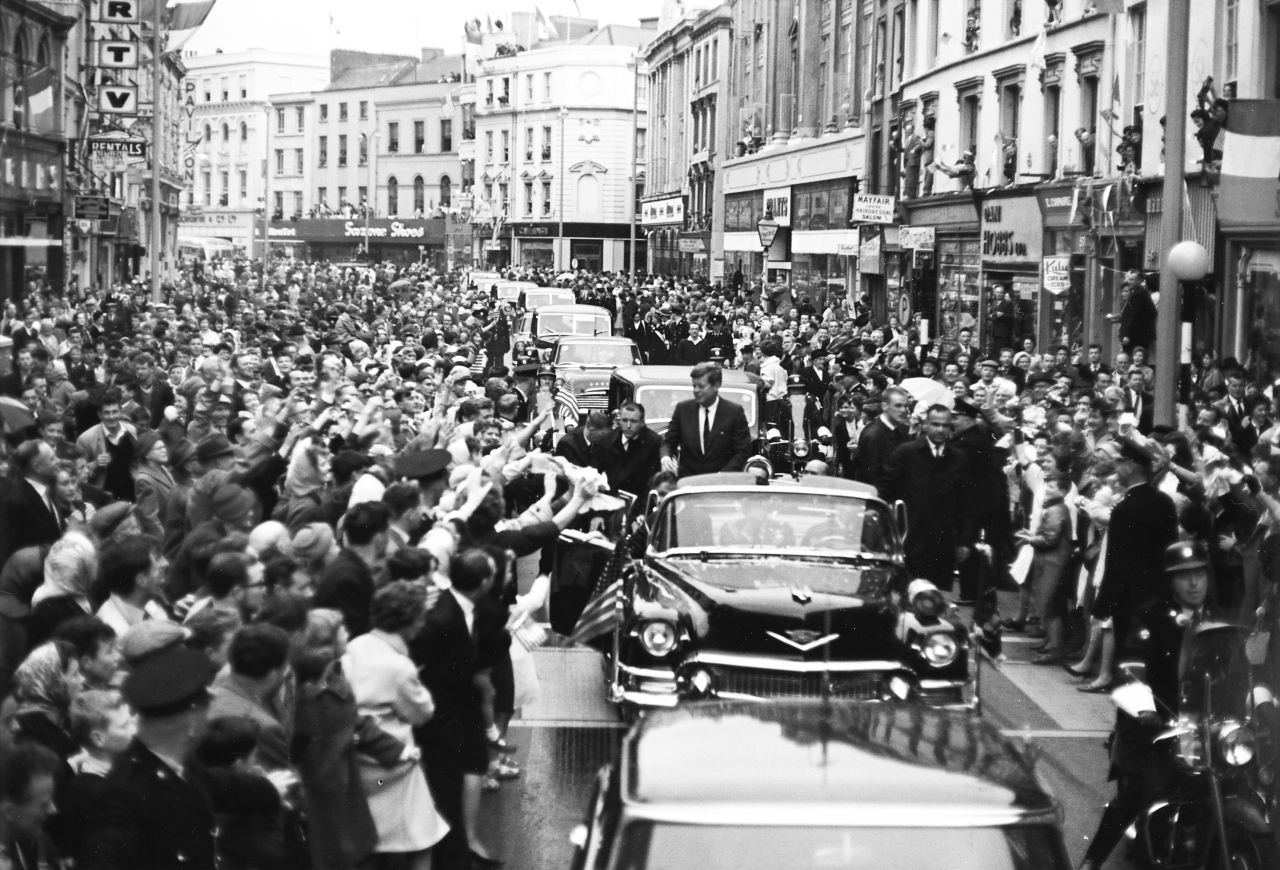الصورة : 1963اغتيال الرئيس الأمريكي جون كينيدي أثناء زيارته لمدينة دالاس