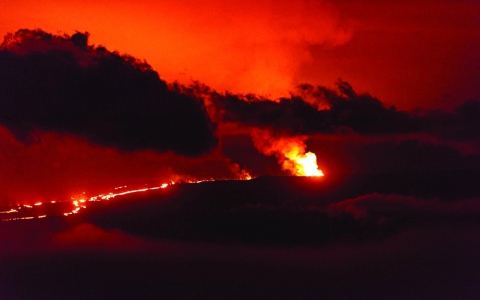 الصورة: الصورة: بركان «ماونا لوا»