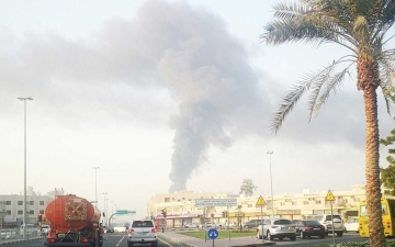 الصورة: الصورة: مدني الشارقة يسيطر على حريق في منطقة الصناعية 6