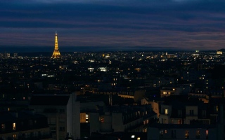 الصورة: الصورة: انقطاع التيار الكهربائي عن 125 ألف أسرة في باريس