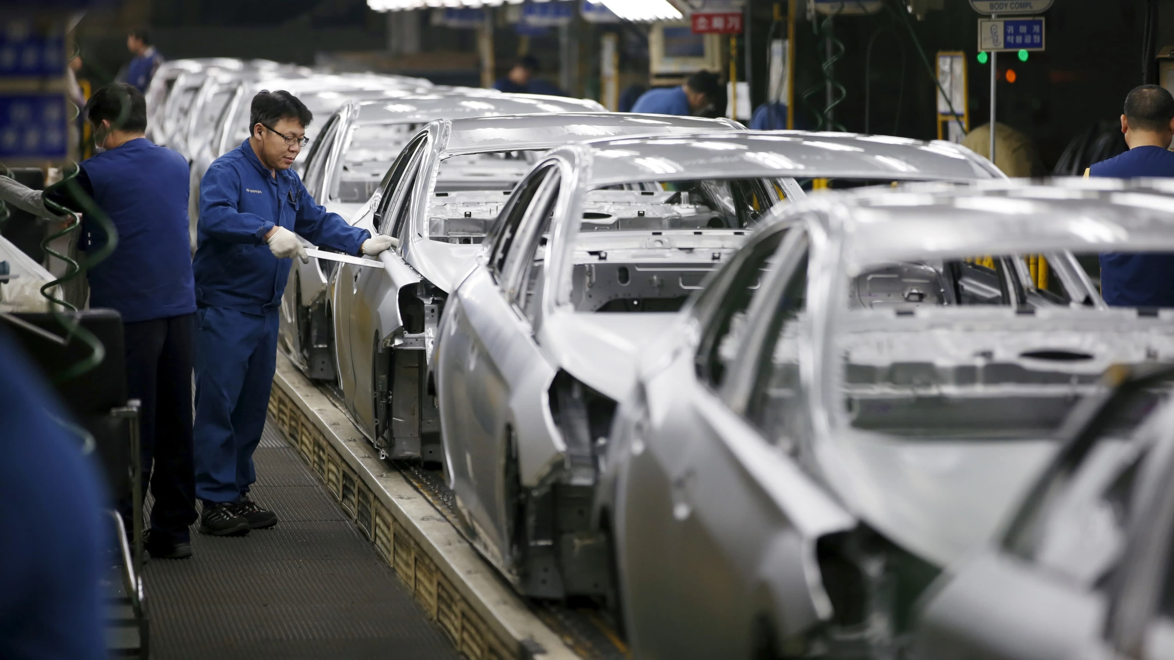 شركات كورية تستدعي آلاف السيارات بسبب مكونات معيبة