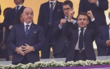 الصورة: الصورة: ماكرون وبريجيت ونجوم الكرة الفرنسية يدعمون «الديوك» في نهائي المونديال