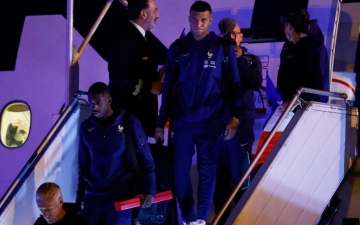 الصورة: الصورة: وصول المنتخب الفرنسي إلى باريس