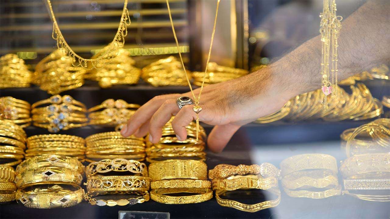 خبير مصري يوضح أسباب انخفاض أسعار الذهب في الأسواق