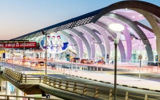 الصورة: الصورة: مطار دبي الدولي يتوقع استقبال مليوني مسافر خلال 8 أيام
