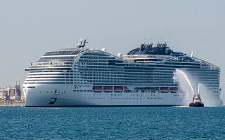 الصورة: الصورة: ميناء راشد يستقبل سفينة أوروبية صديقة للبيئة في أولى رحلاتها السياحية إلى الشرق الأوسط