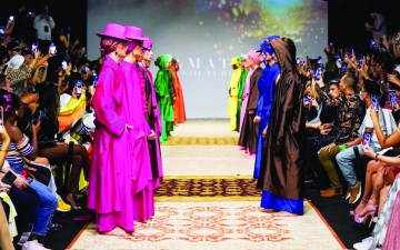 الصورة: الصورة: أسبوع الموضة العربي في حي دبي للتصميم.. فرصة ذهبية ترتقي بالمواهب الإبداعية