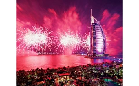 الصورة: الصورة: من دبي للعالم: كل عام وأنتم بخير