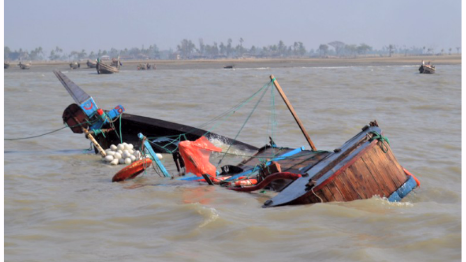 عشرة قتلى على الأقلّ في غرق قارب في نهر بشمال نيجيريا
