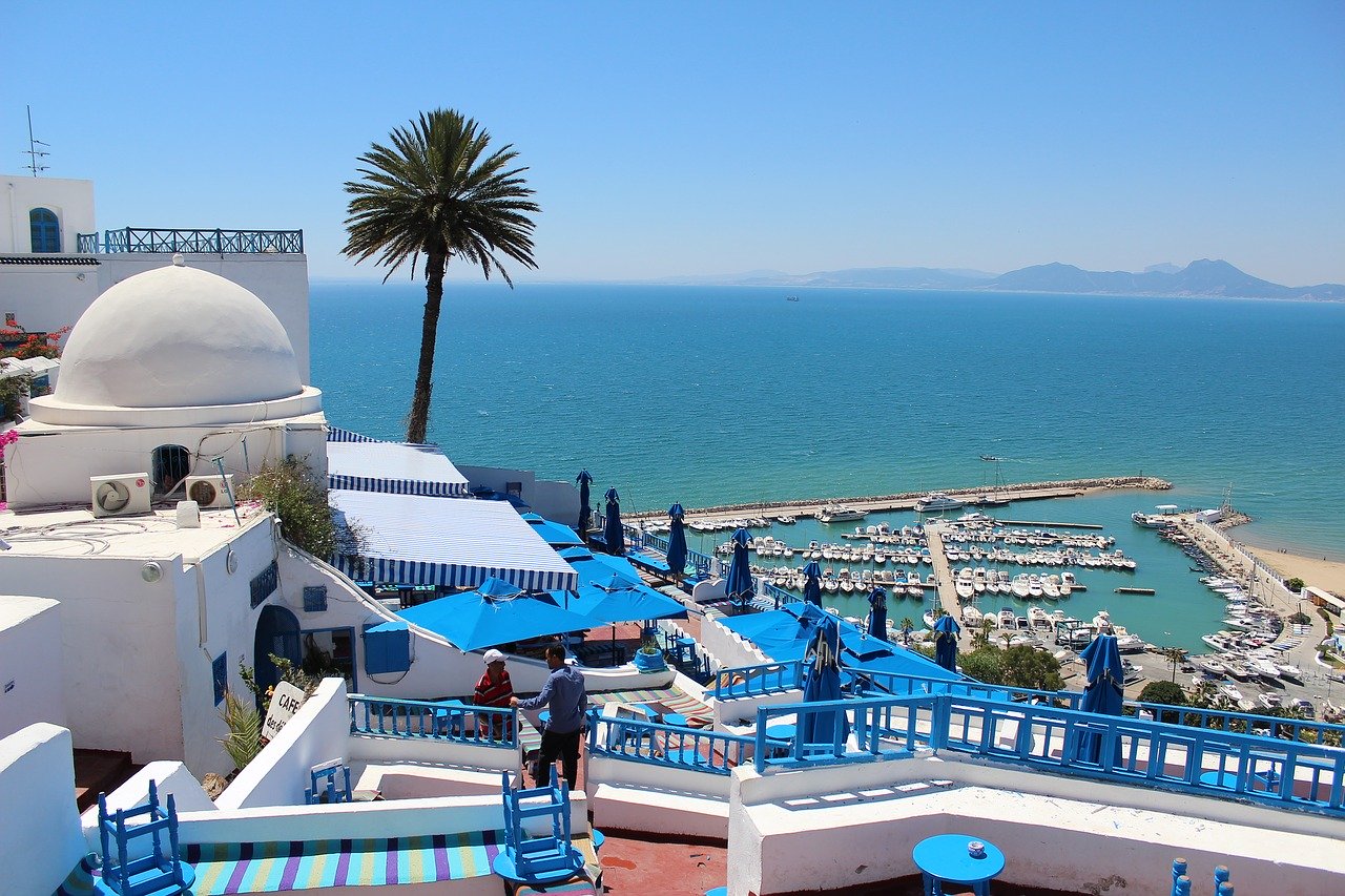 نمو إيرادات السياحة التونسية 83% في 2022