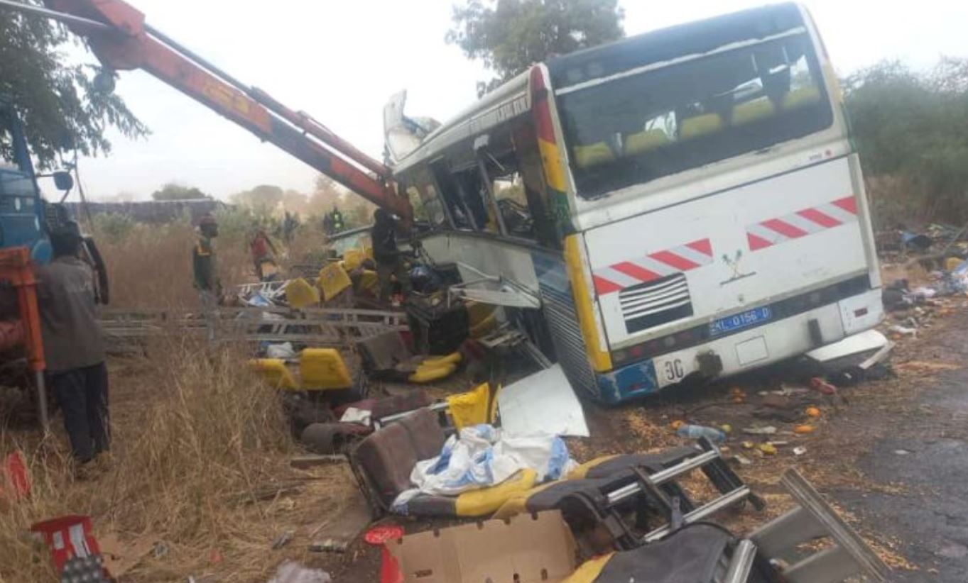 أربعون قتيلاً وعشرات الجرحى في حادث تحطم حافلة في السنغال