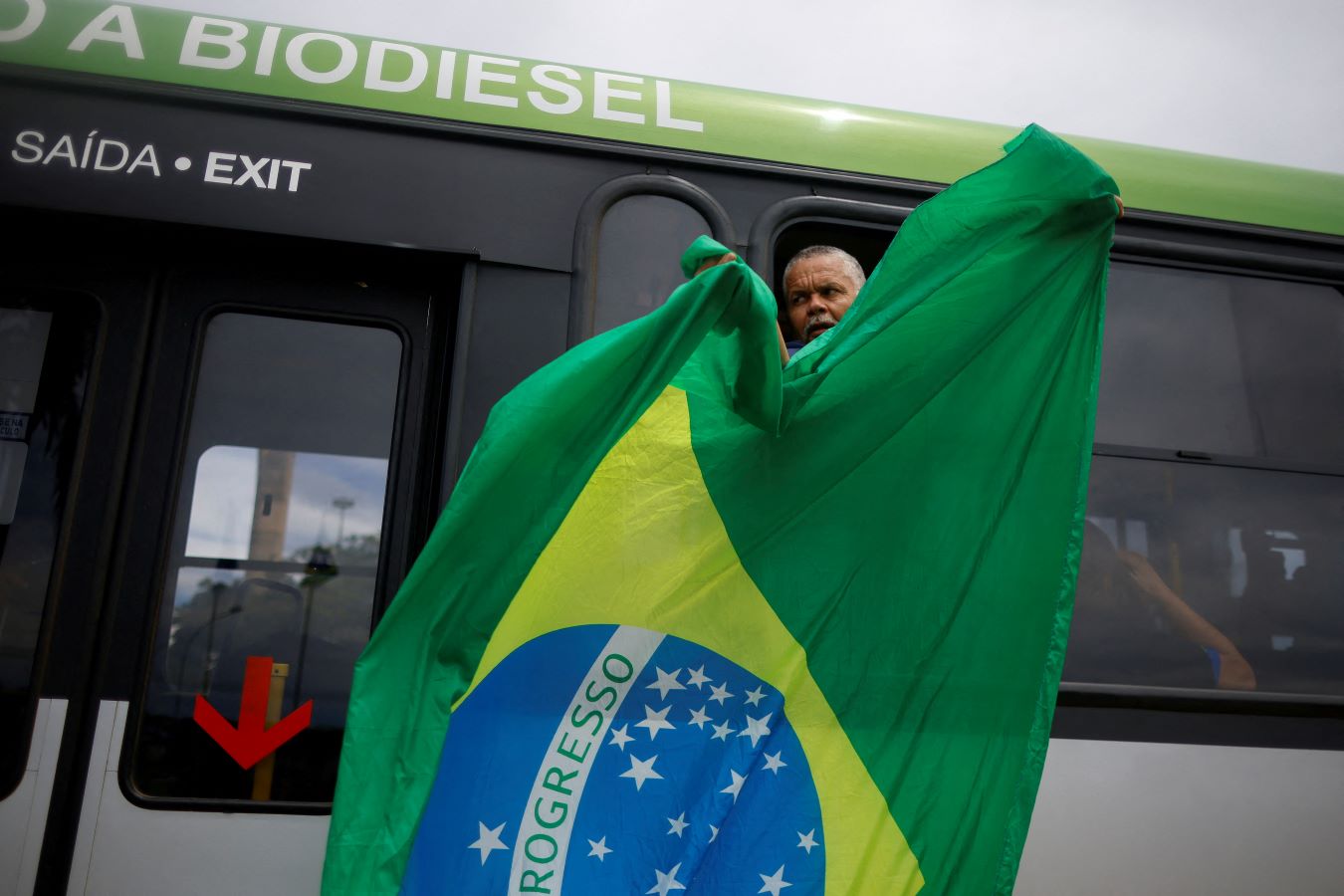 تنديد دولي باقتحام مقار السلطة في البرازيل