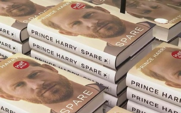 الصورة: الصورة: مذكرات الأمير هاري تُطرح في أسواق المملكة المتحدة