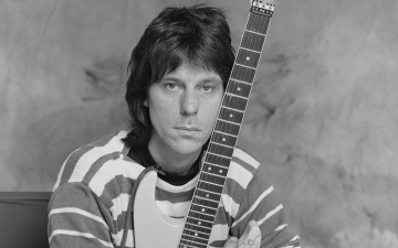 الصورة: الصورة: وفاة عازف الجيتار الإنجليزي الشهير جيف بيك عن 78 عاماً
