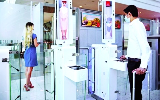 الصورة: الصورة: «تلغراف»: مطار دبي يوظف أحدث التقنيات للارتقاء بخدمات المسافرين