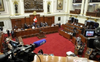 البيرو.. البرلمان يرفض طلب الرئيسة تقريب موعد الانتخابات