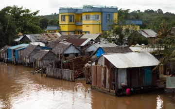 الصورة: الصورة: مصرع 25 شخصاً في عاصفة استوائية ضربت مدغشقر