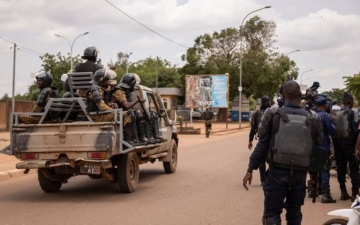 الصورة: الصورة: مقتل 28 شخصاً في هجومين لمسلحين ببوركينا فاسو