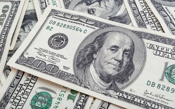 الصورة: الصورة: الدولار يرتفع قبل اجتماع المركزي الأمريكي