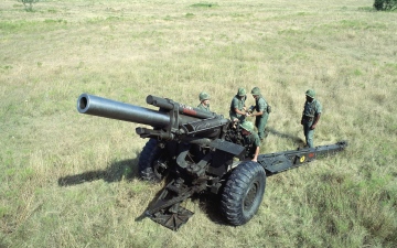 الصورة: الصورة: فرنسا تسلم أوكرانيا 12 مدفع هاوتزر من طراز قيصر