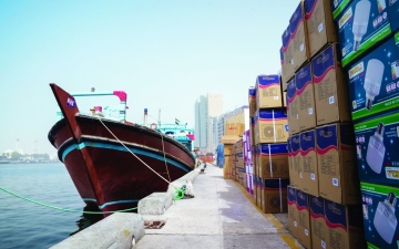 الصورة: الصورة: دبي وجهة رئيسة للسفن الخشبية التجارية