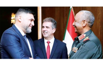 الصورة: الصورة: البرهان يبحث مع وزير خارجية إسرائيل إرساء علاقات مثمرة