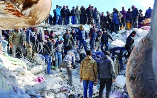 الصورة: الصورة: زلزال تركيا وسوريا.. البحث مستمر والضحايا في ازدياد
