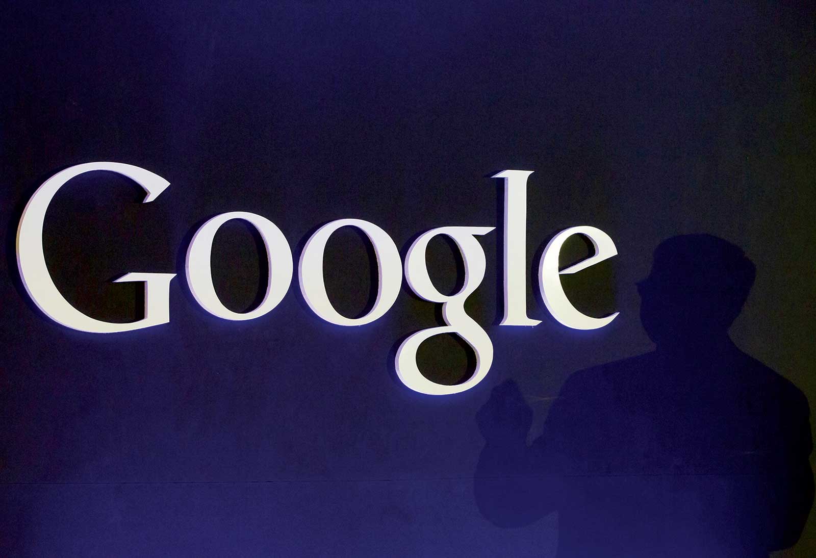 «غوغل» تسرّح نحو 190 موظفاً في سنغافورة