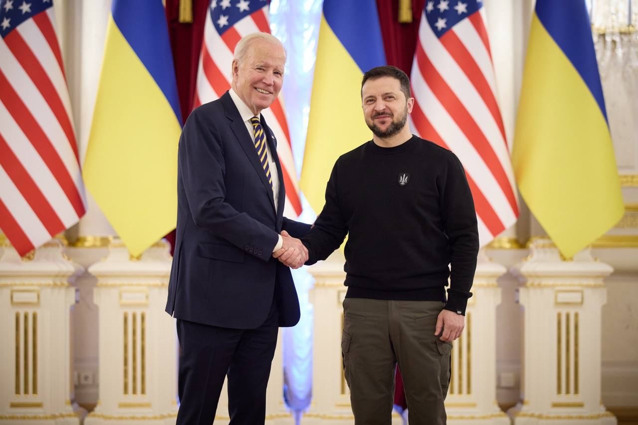 بايدن من كييف: 500 مليون دولار مساعدات عسكرية جديدة لأوكرانيا