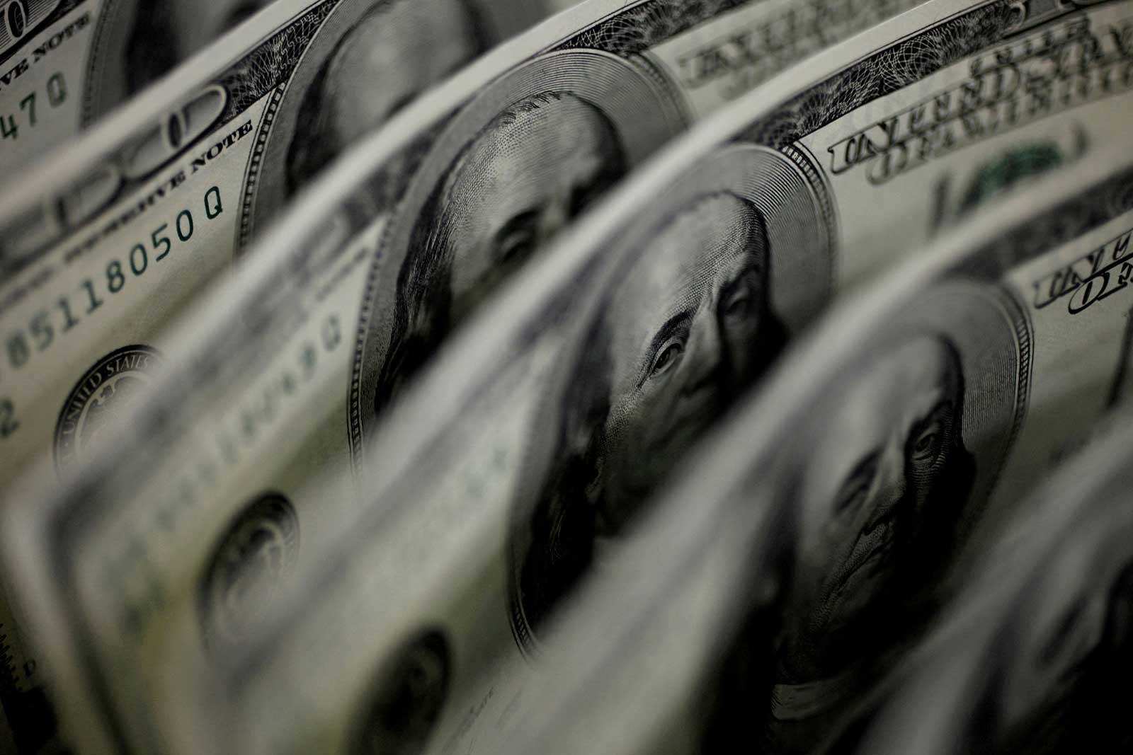 انتعاش الدولار يثير قلقاً عالمياً