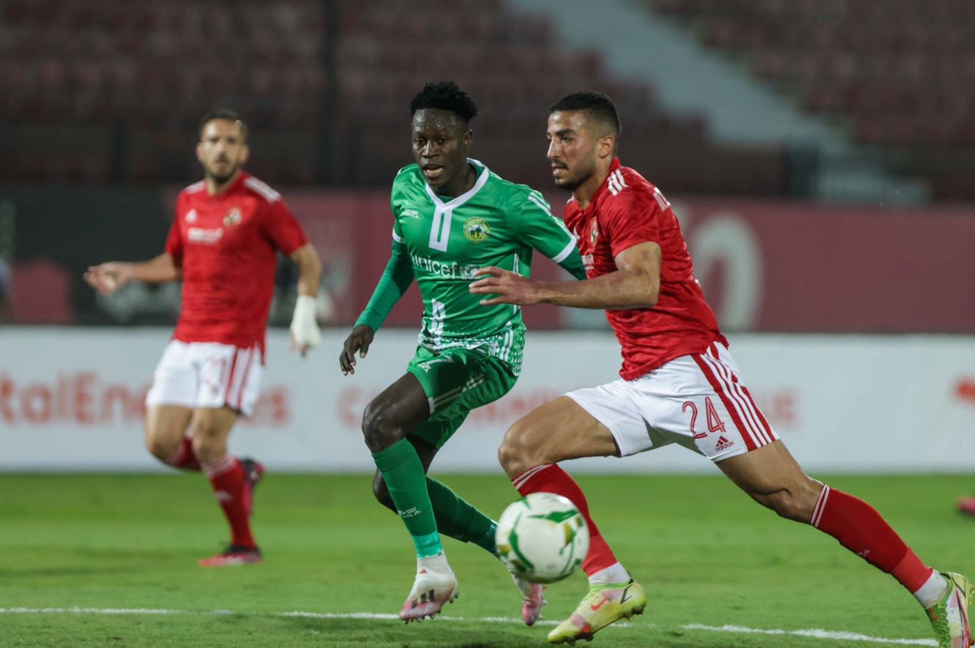 الأهلي المصري يهزم القطن الكاميروني بثلاثية في دوري أبطال أفريقيا