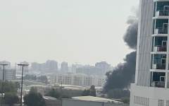 الصورة: الصورة: مدني الشارقة يسيطر على حريق مستودع بالصناعية 7