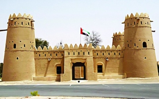 الصورة: الصورة: ذاكرة المكان في تراث الإمارات (2-2)