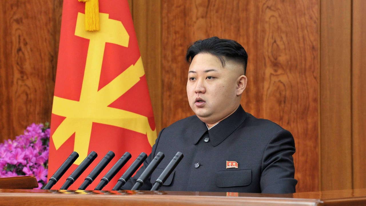 زعيم كوريا الشمالية يدعو إلى الاستعداد النووي