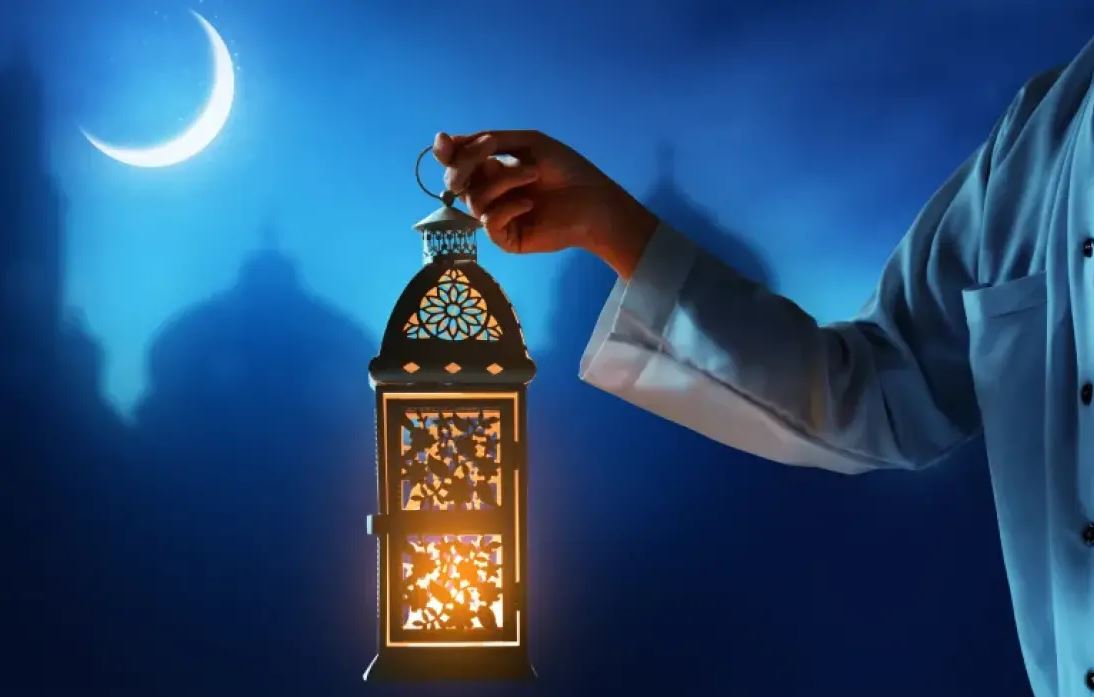 ما الحكم في من صام رمضان ولكنه لا يصلي؟