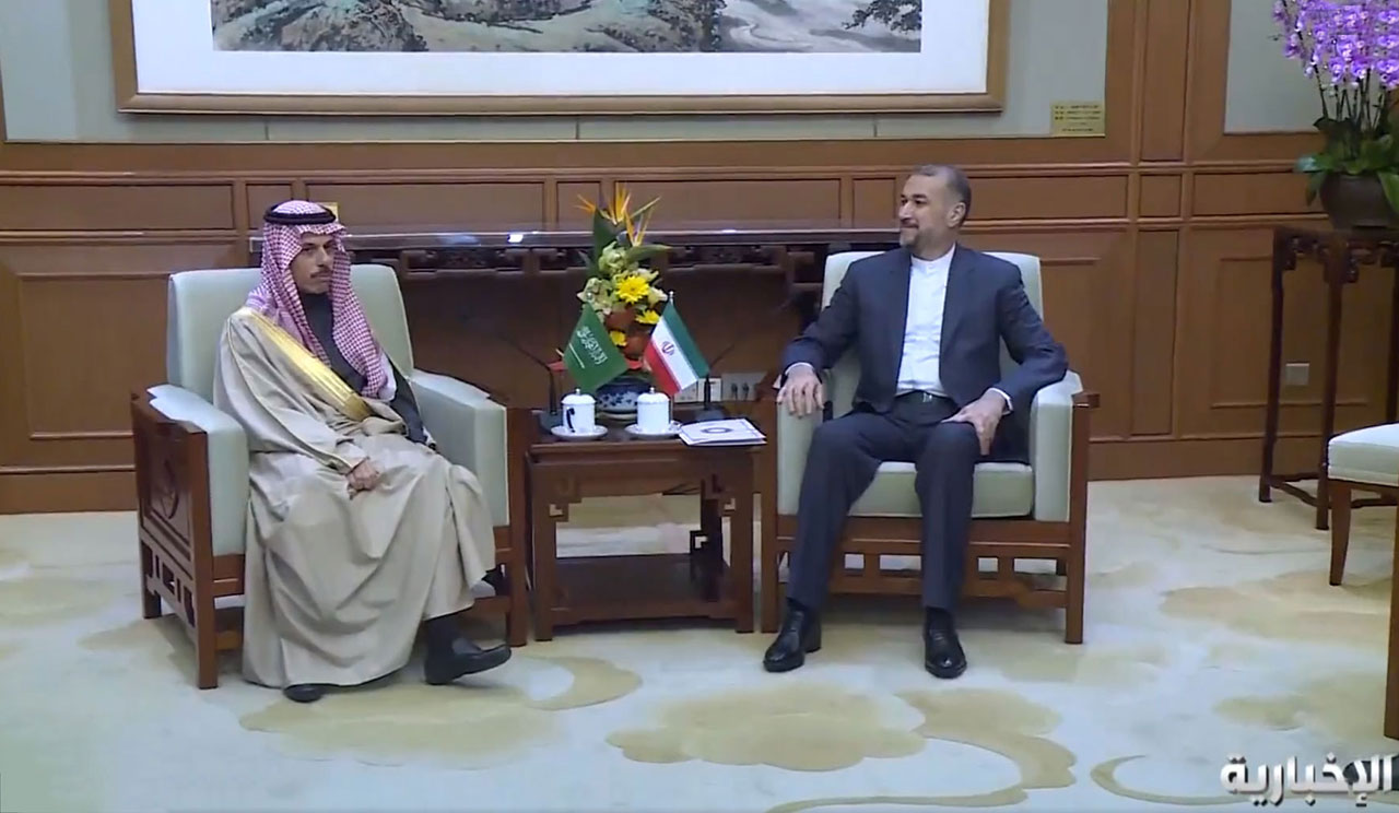 وزير الخارجية السعودي يلتقي نظيره الإيراني في بكين