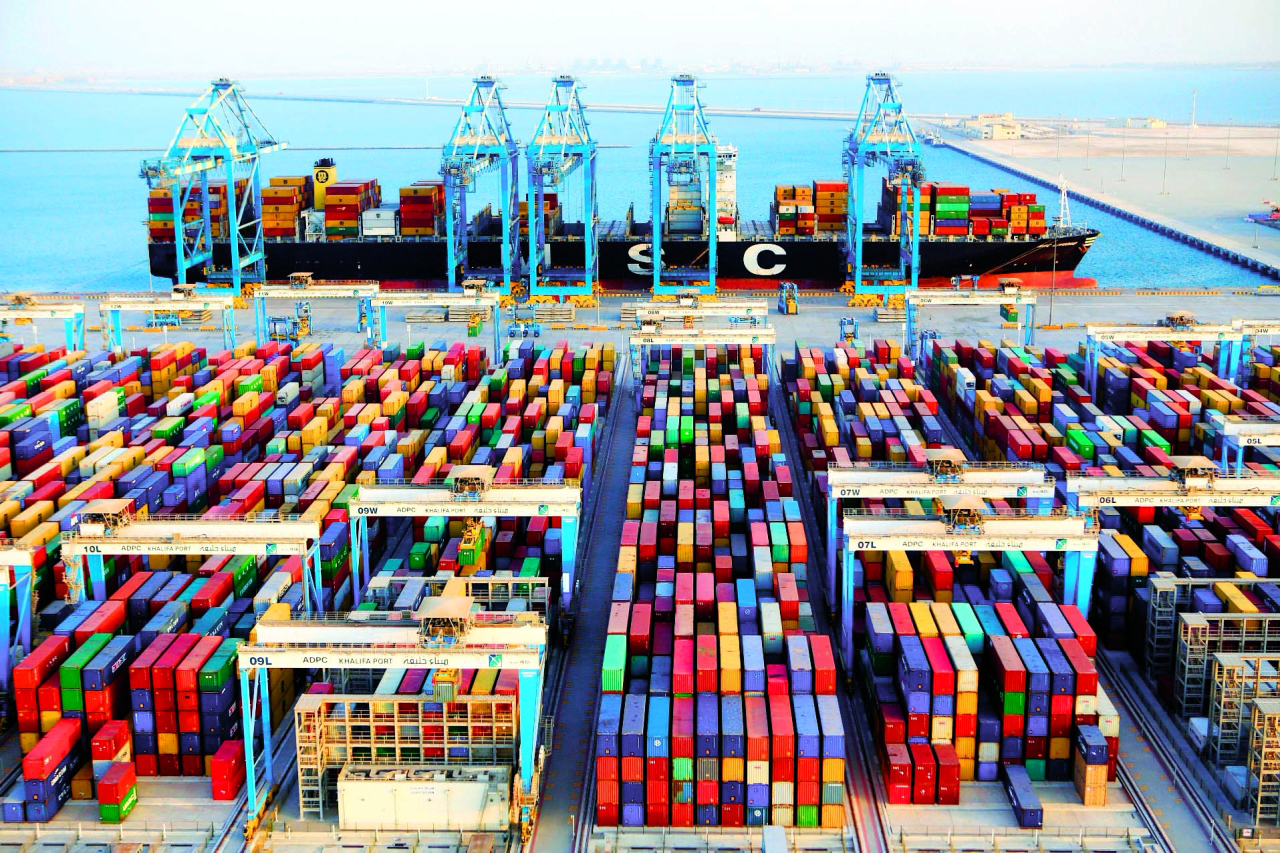 الإمارات الـ 11 عالمياً في صادرات السلع بإجمالي 599 مليار دولار
