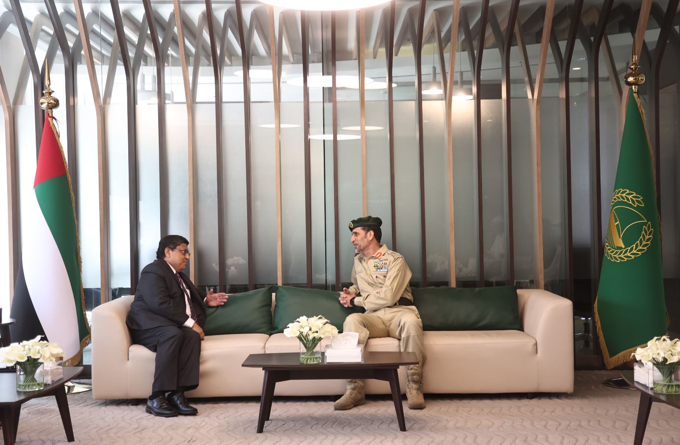 شرطة دبي والقنصلية السنغافورية تبحثان سبل التعاون