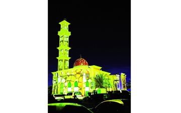 الصورة: الصورة: مسجد أحمد الحباي يشع بالأنوار