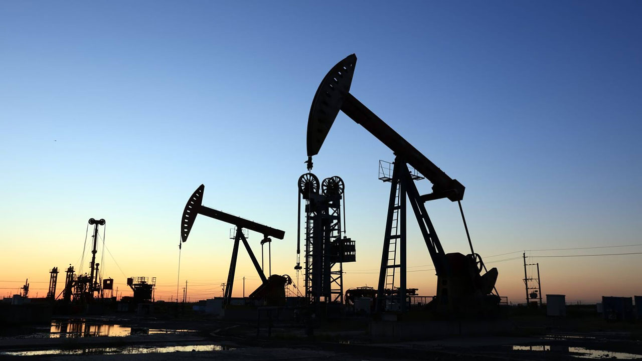 النفط يرتفع وسط توقعات تراجع المعروض
