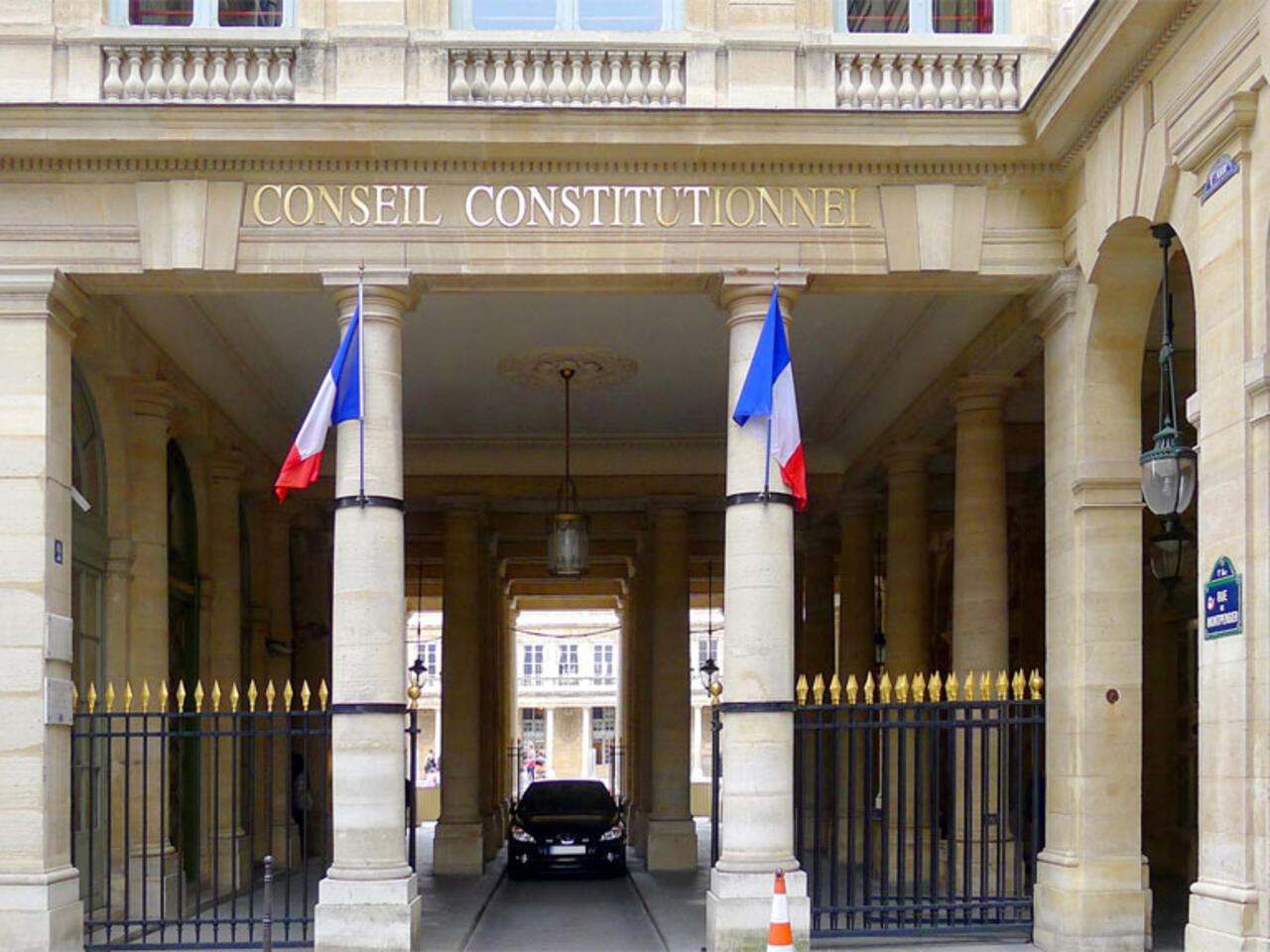 المجلس الدستوري الفرنسي ينتصر لماكرون في أزمة «التقاعد»