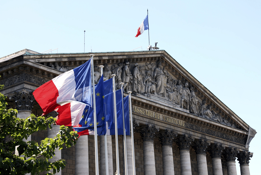 الحكومة الفرنسية تحدد خارطة طريق لتجاوز أزمة إصلاحات المعاشات